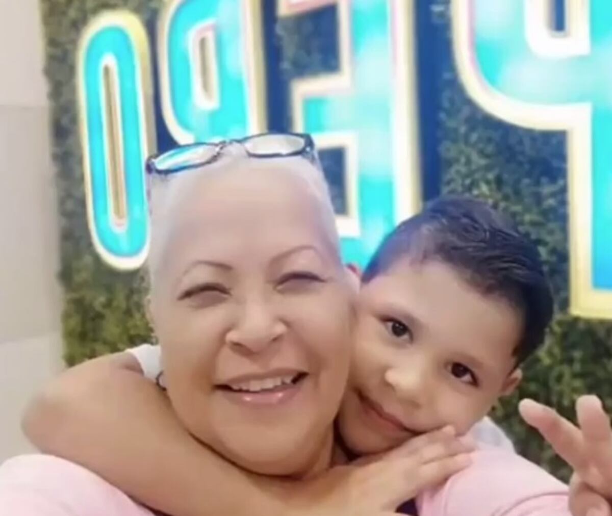 Abuela de niño quemado en PH Mystic Tower aún lucha por su vida
