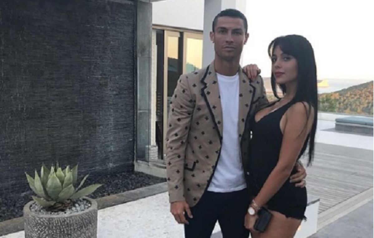 Cristiano compartió foto, pero hubo un detalle que sus fanes no lo dejaron pasar