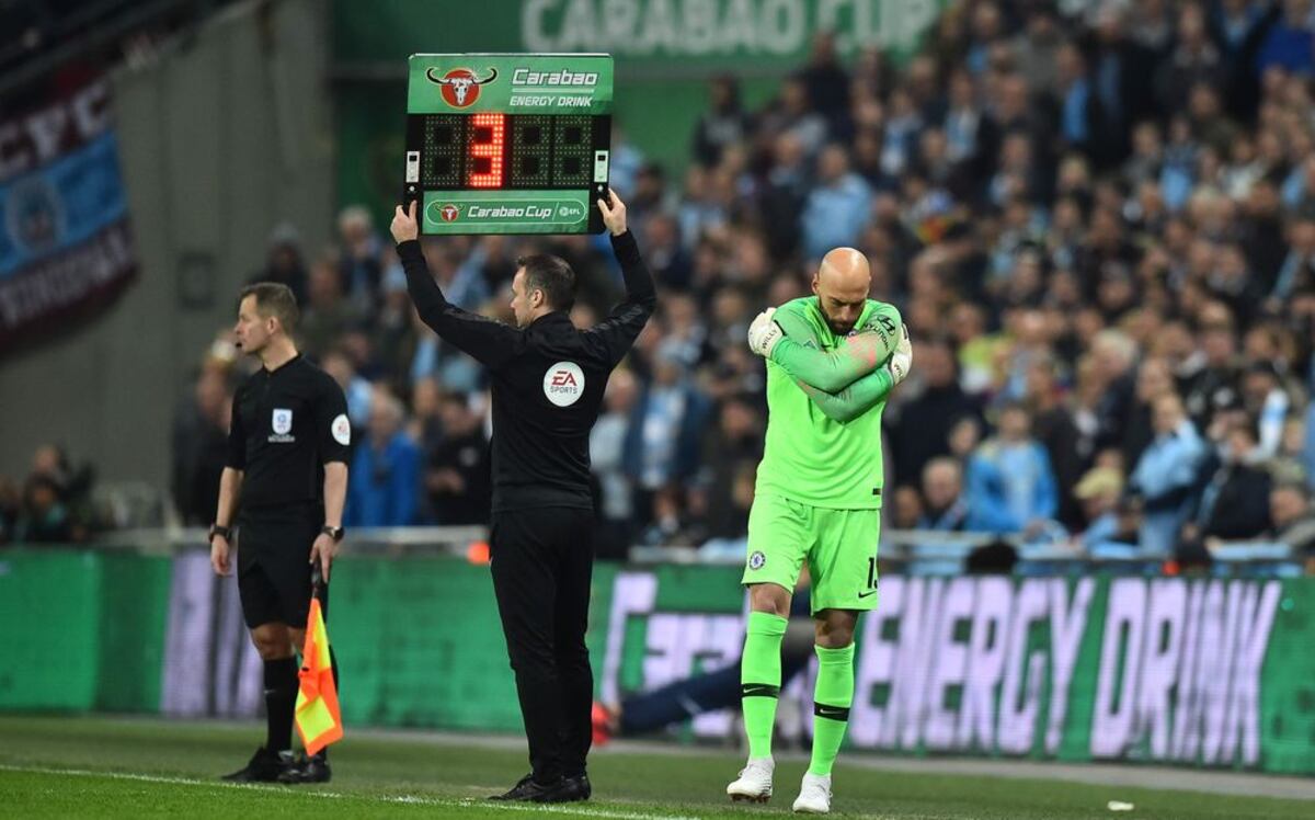 Portero se negó a salir y este fue el resultado en la final Chelsea-City
