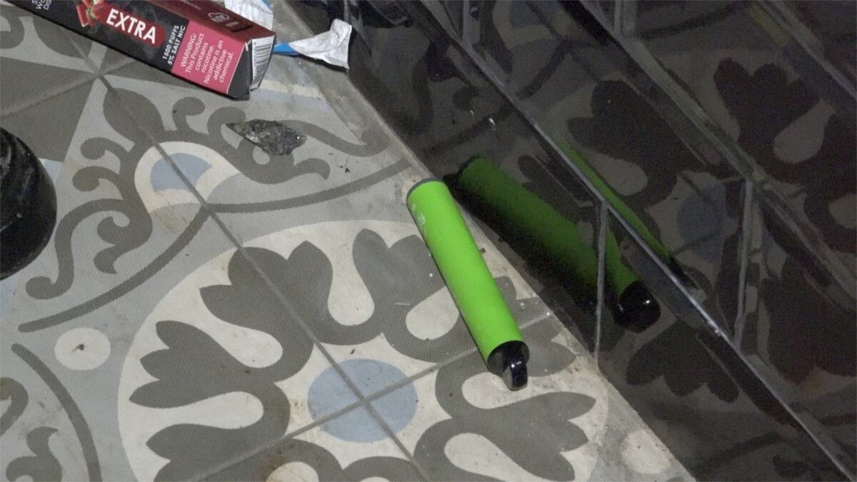 Habían más de 300 personas. Varios menores quedaron detenidos tras fiesta en un bar en el Casco Antiguo