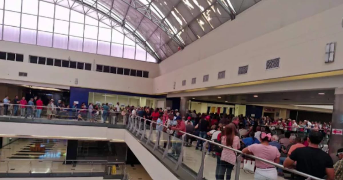 CEPANIM en Megapolis: adultos mayores enfrentaron largas filas, empujones y momentos de caos