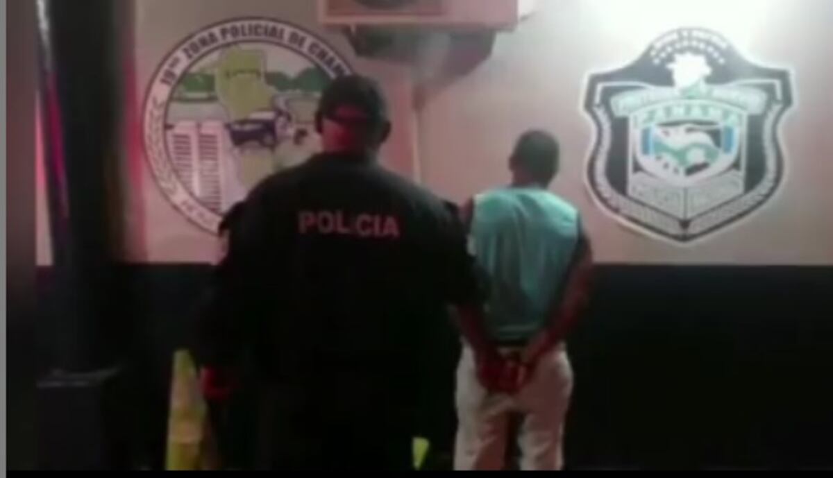 Hombre le pega a su mujer y lo atrapan. Estaba ‘en fuego’. Video