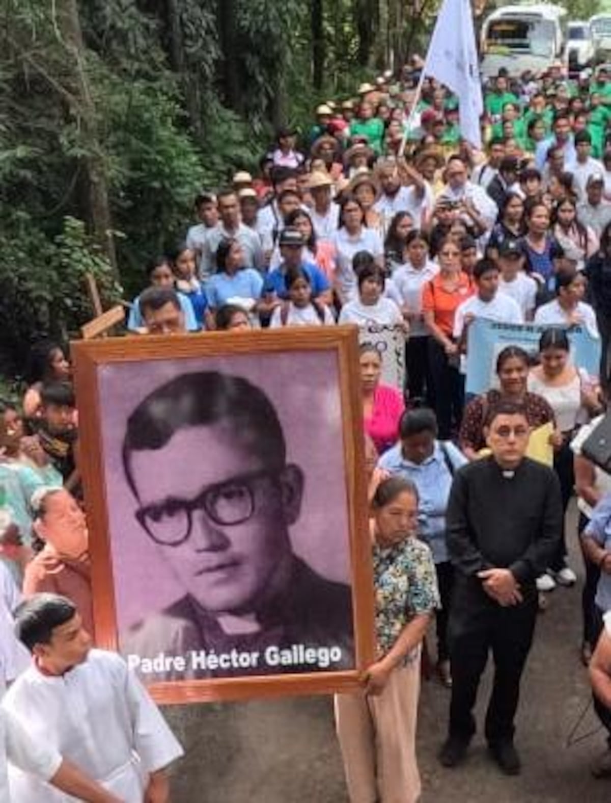 El legado del padre Héctor Gallego sigue vivo en Santa Fe