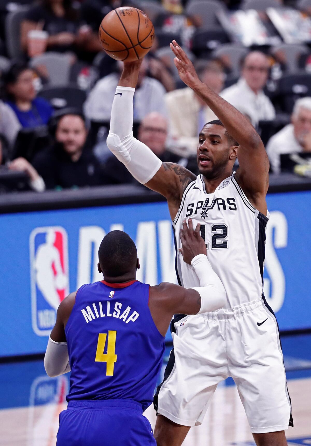 Spurs dan paliza a Nuggets y obligan a 7mo juego