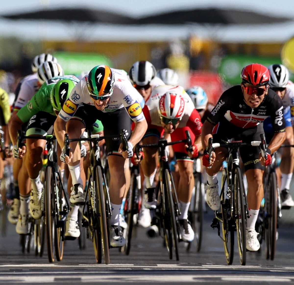 Sam Bennett gana etapa inédita en el Tour de Francia