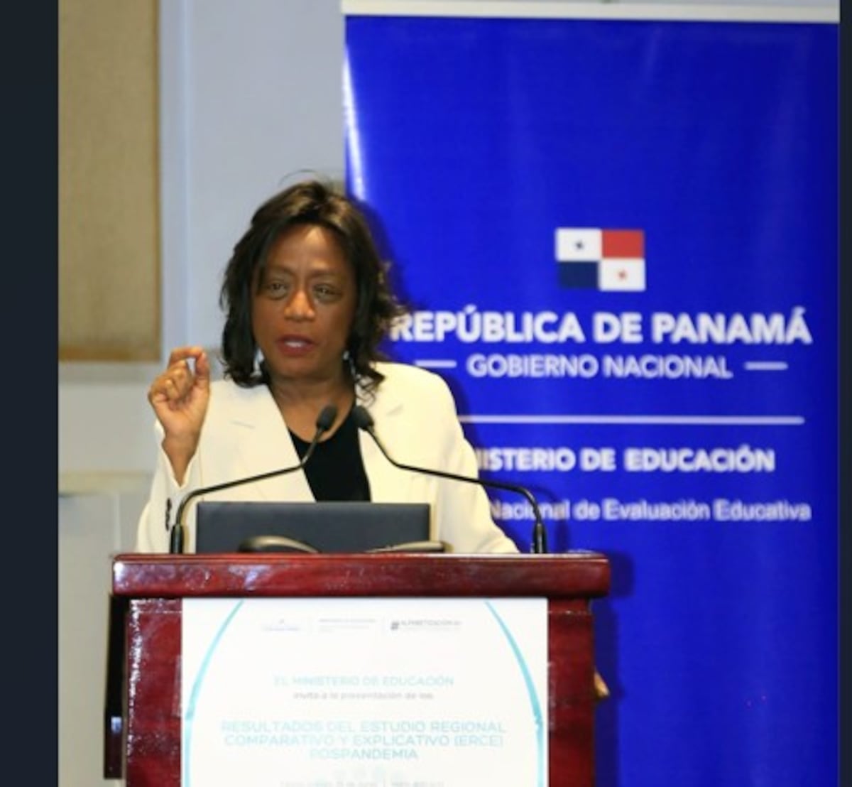 ‘No podemos dejar a esos niños en la calle’: Molinar responde al cierre de escuela en Changuinola