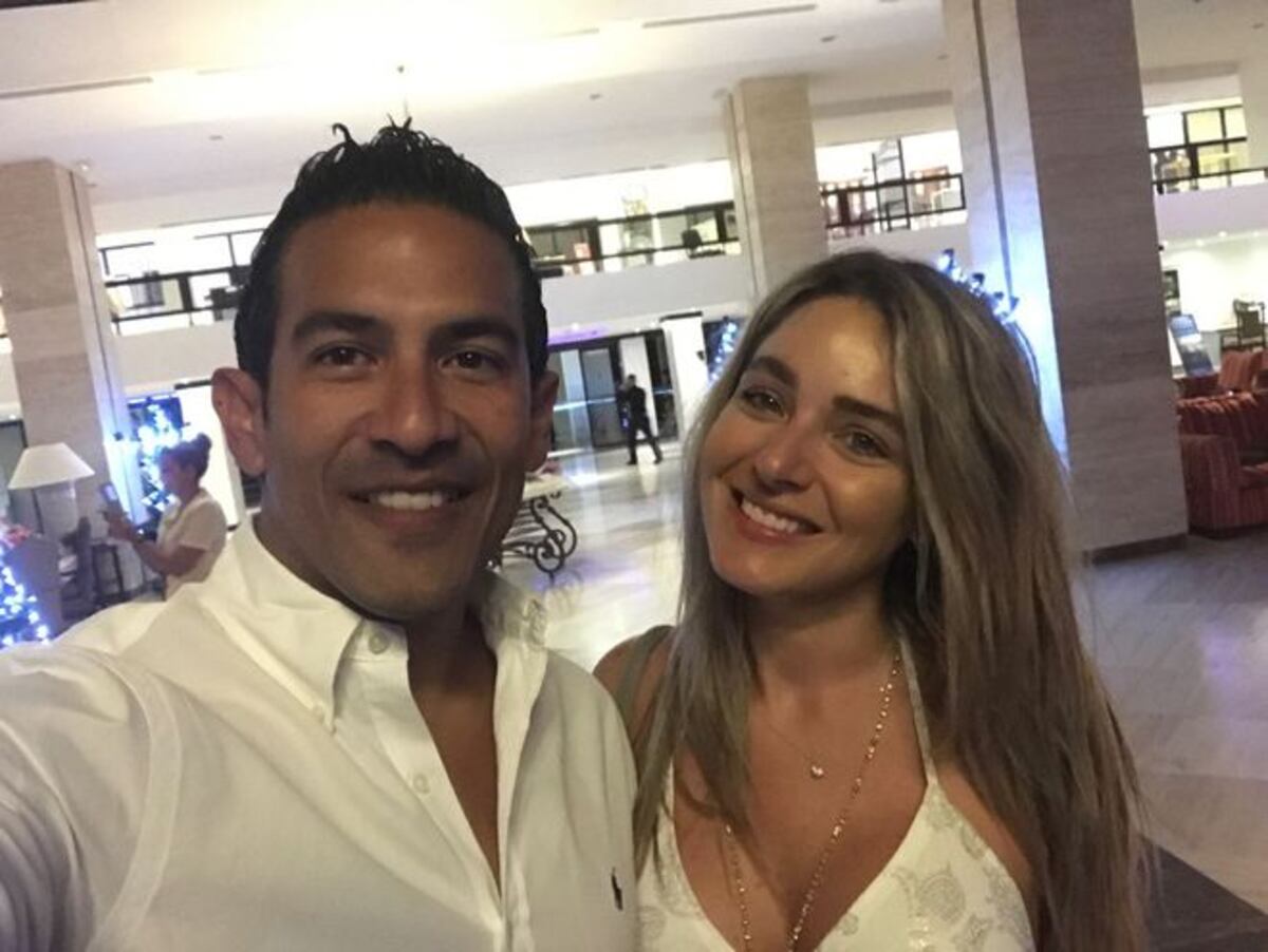 ¡AJÁ! Cantante panameño y presentadora de TV reciben el año juntitos en Cuba