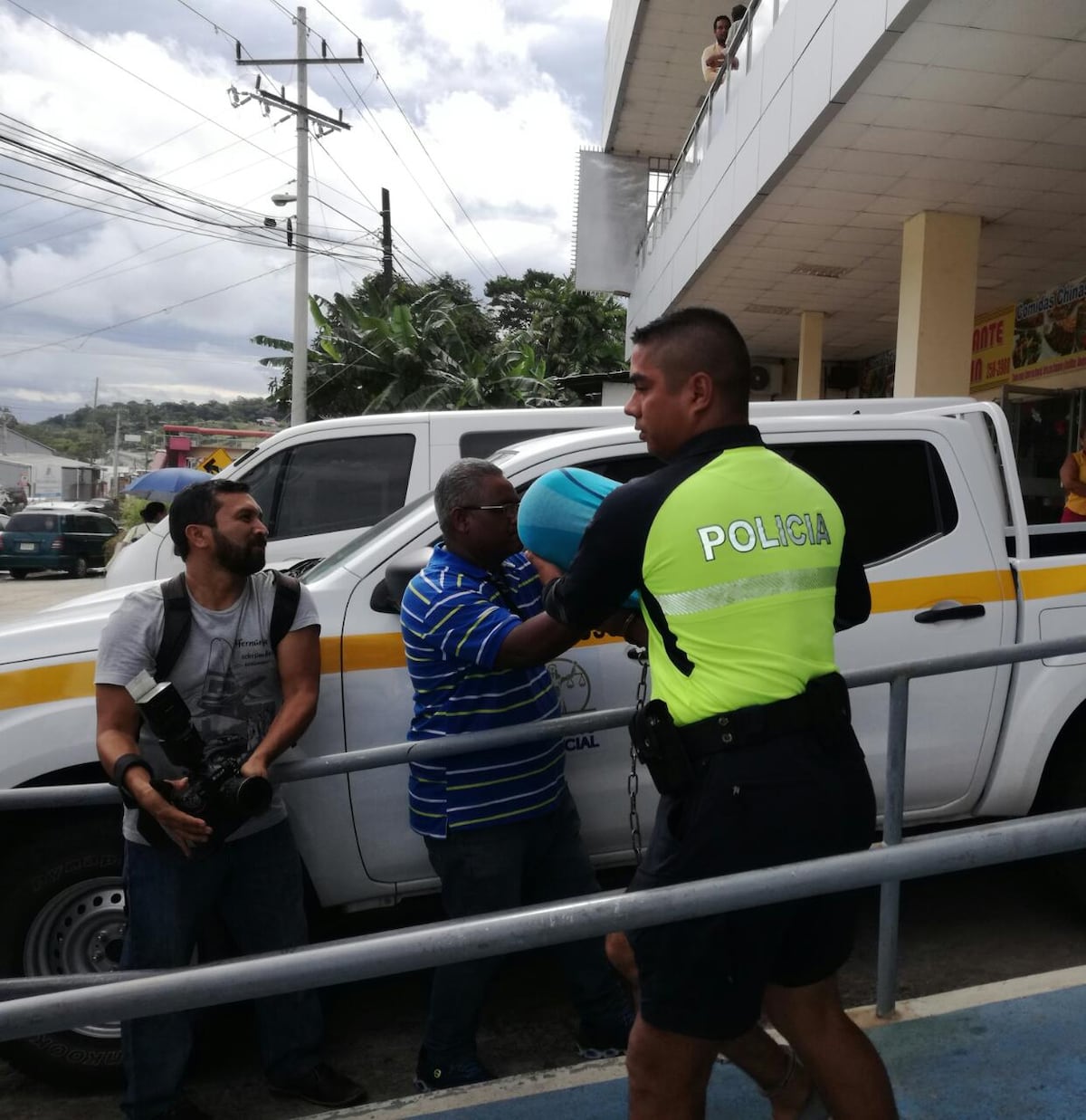 FORMULAN CARGOS. A tres sujetos por el homicidio de la mujer decapitada VIDEO