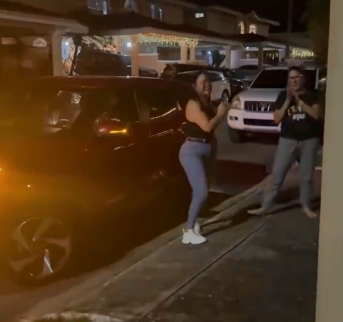 Amor, tatuajes y ahora un carro: Balbinín sorprende a Irene con carro nuevo y enciende rumores