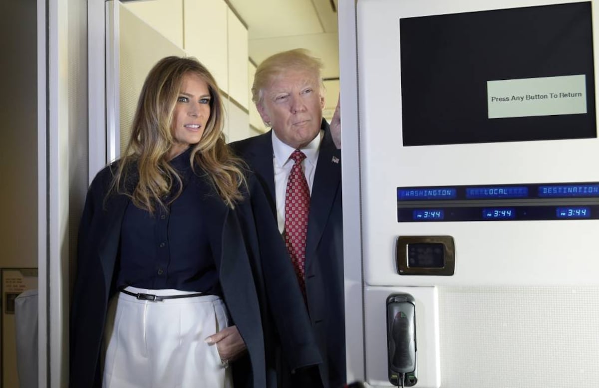 Al presidente  Trump le enfurece que su esposa vea CNN en el Air Force One