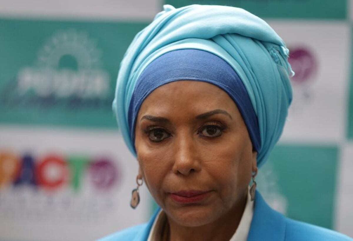 Retienen a senadora colombiana Piedad Córdoba cuando viajaba hacia Panamá con 62 mil dólares sin declarar