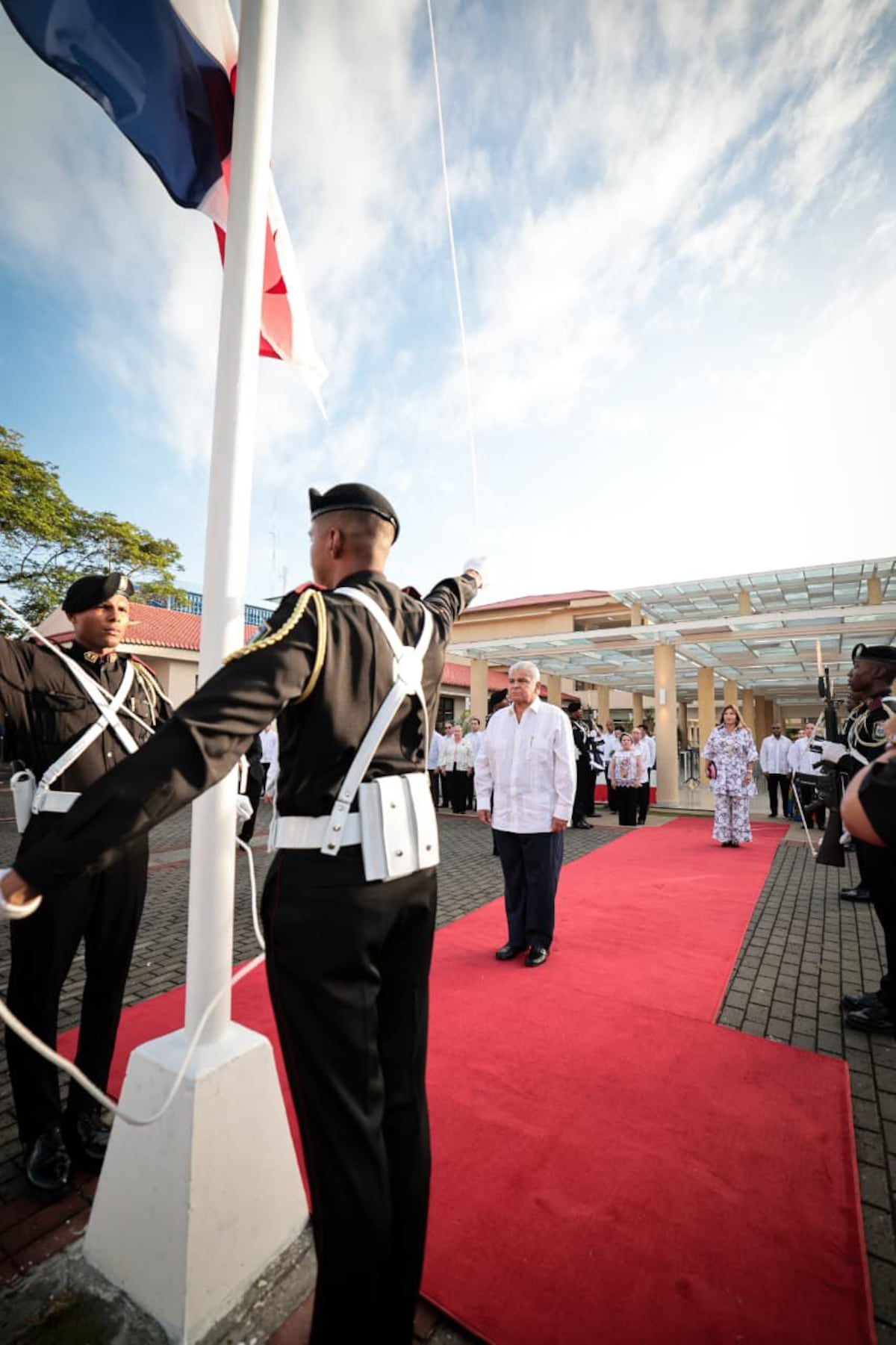 Presidente Mulino lanza ofensiva contra el pandillerismo y lidera actos patrios en Colón