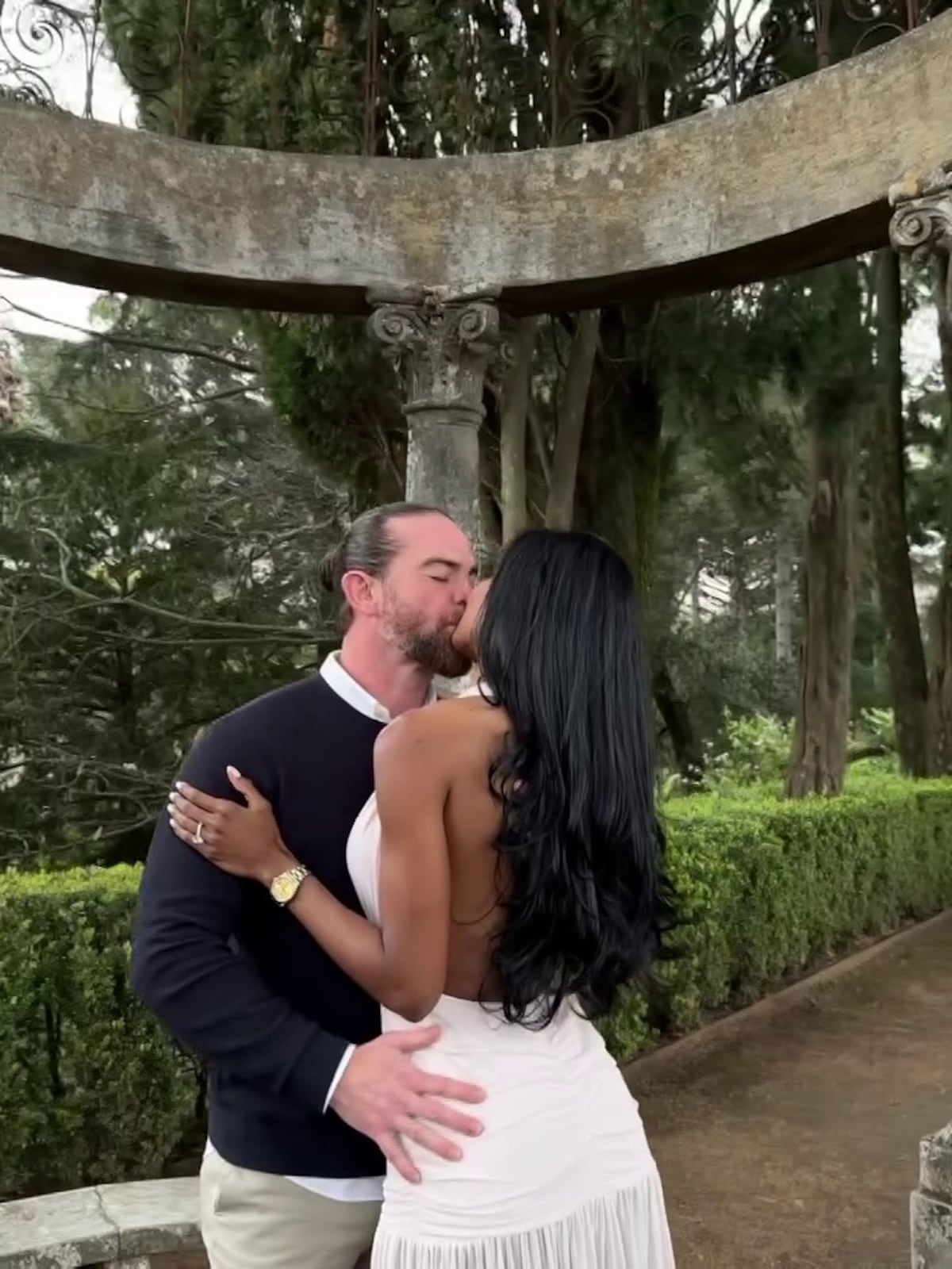 ¡Con anillo en mano! Nicole Pinto enciende las redes con su compromiso íntimo y soñado