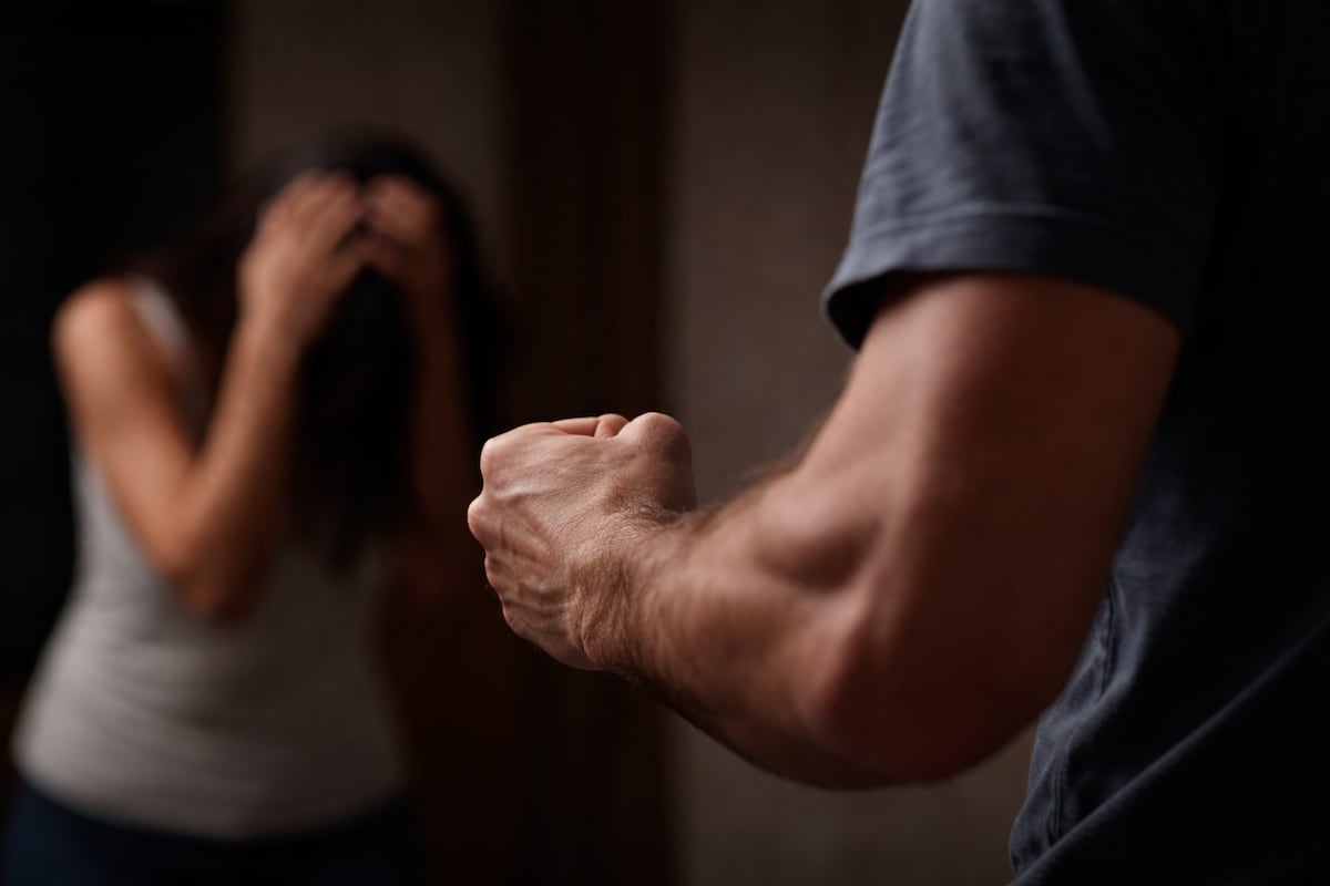 Ataque tras ruptura: joven es enviado a detención provisional por presuntamente violar a su expareja