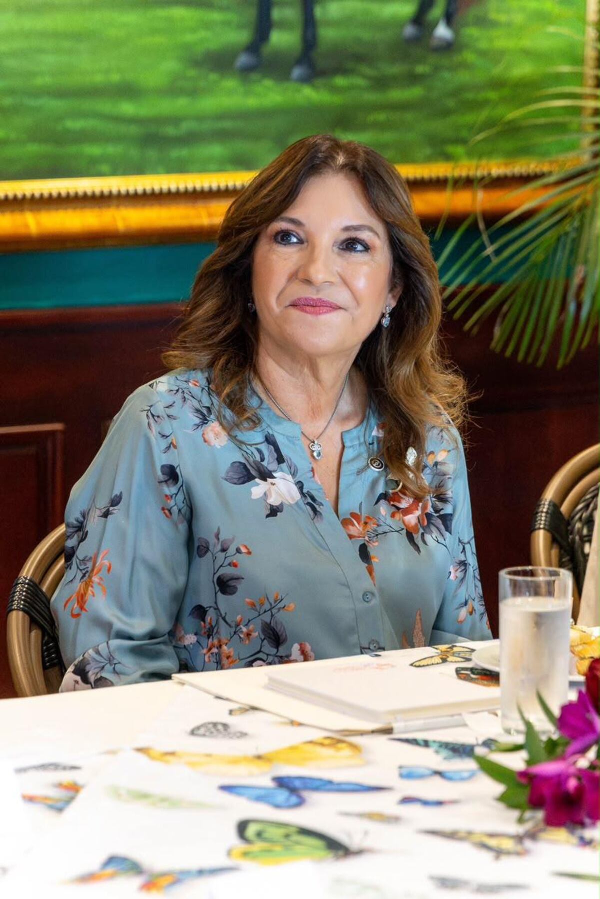 Están viendo bien: Lorena Castillo, Marta de Martinelli, Mireya Moscoso,  Yazmín de Cortizo y Maricel de Mulino se unen