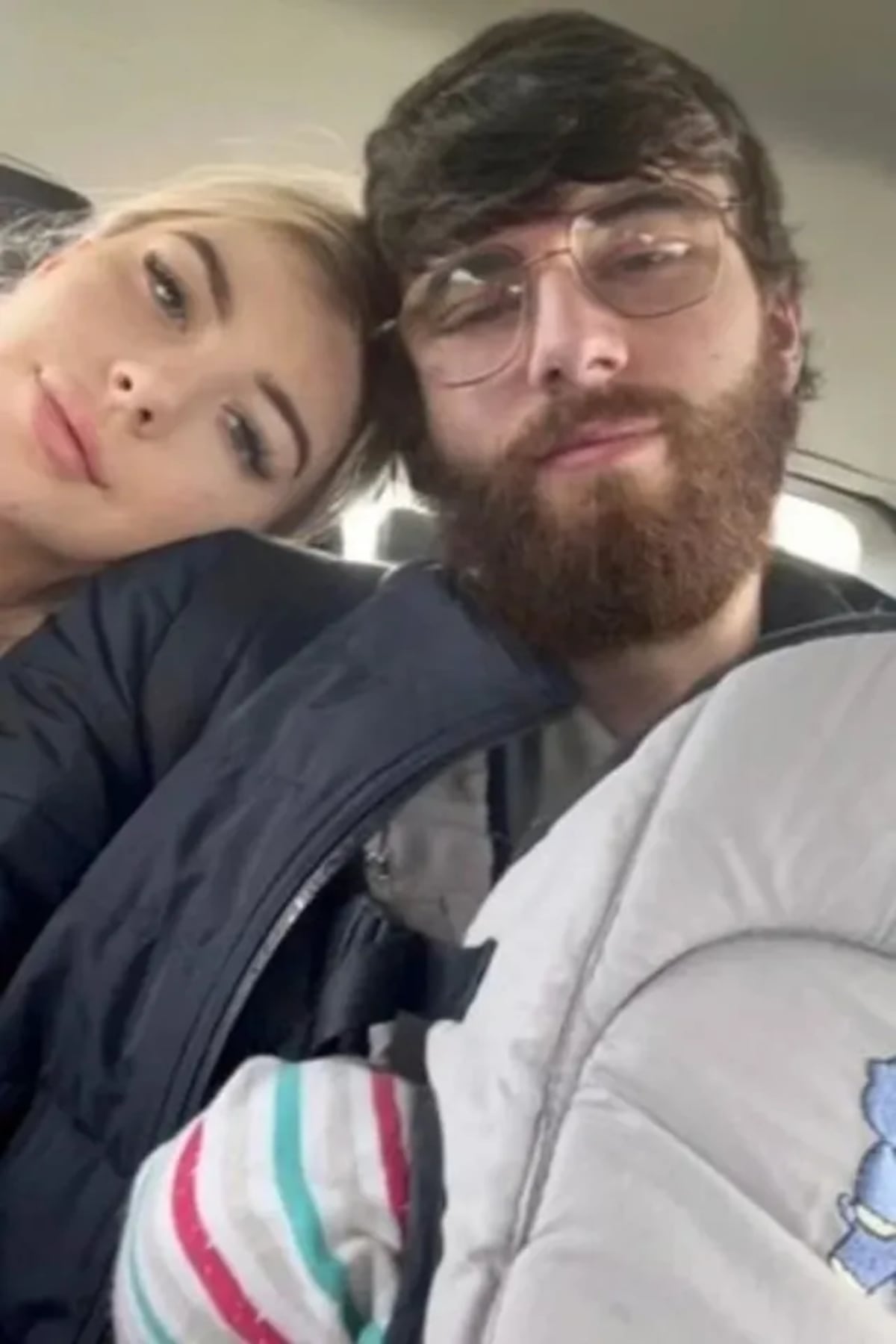 “Nos casamos y tenemos dos hijos”: Le ofreció dinero a un indigente en el supermercado y se enamoró