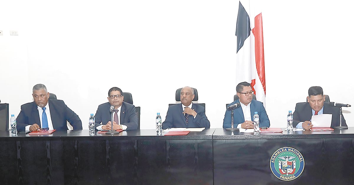 Arquesio Arias lideró la comisión para impulsar la creación de doce  corregimientos en las comarcas 