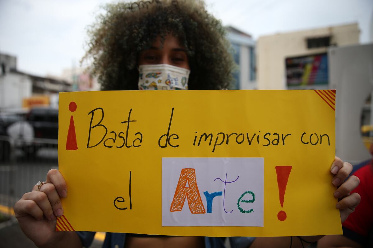 ‘El grupito de teatristas’ denuncia que el Ministro de Cultura se reúne con los que le conviene 