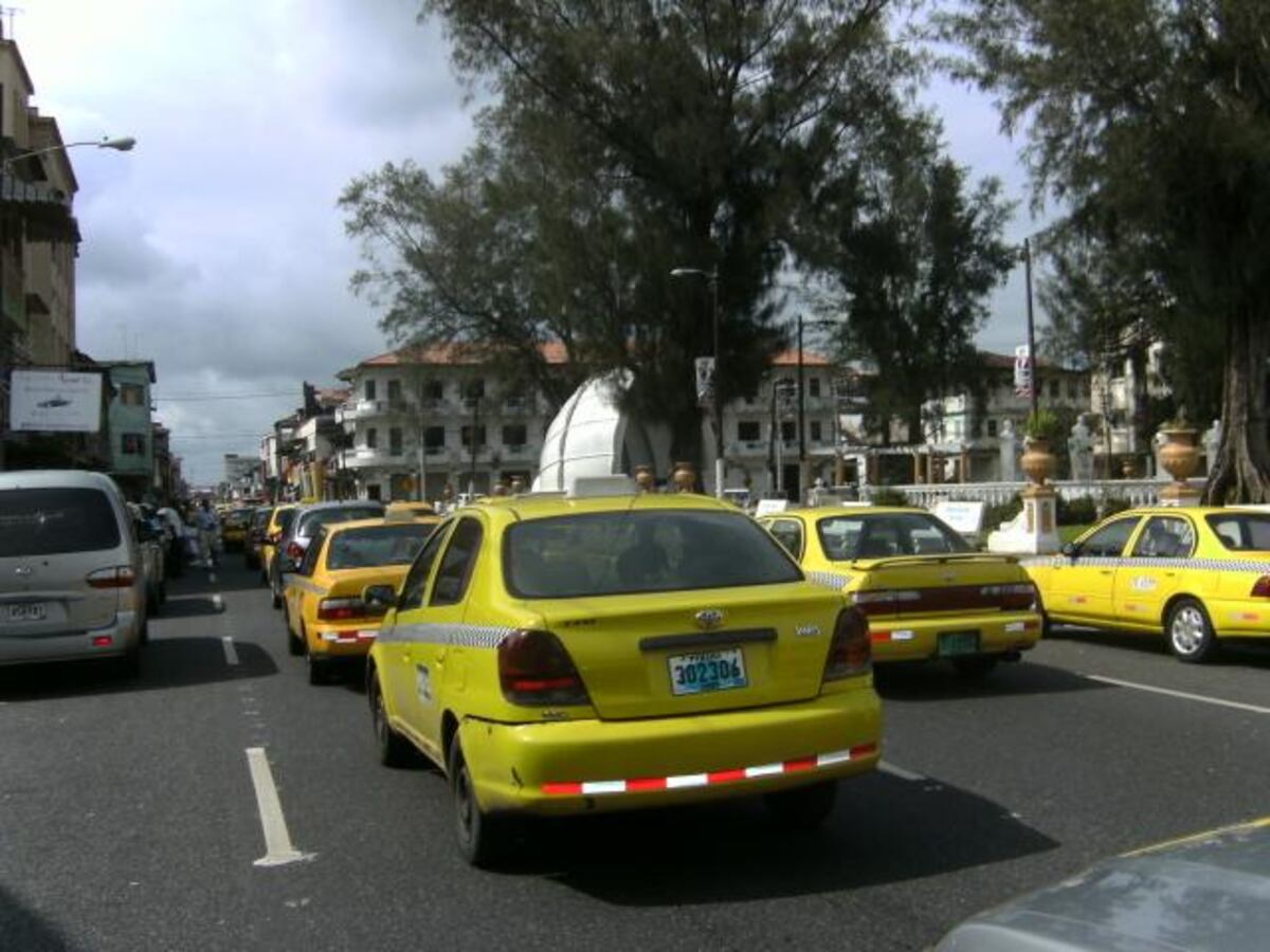 Empresarios piden a Cortizo atender huelga de Colón