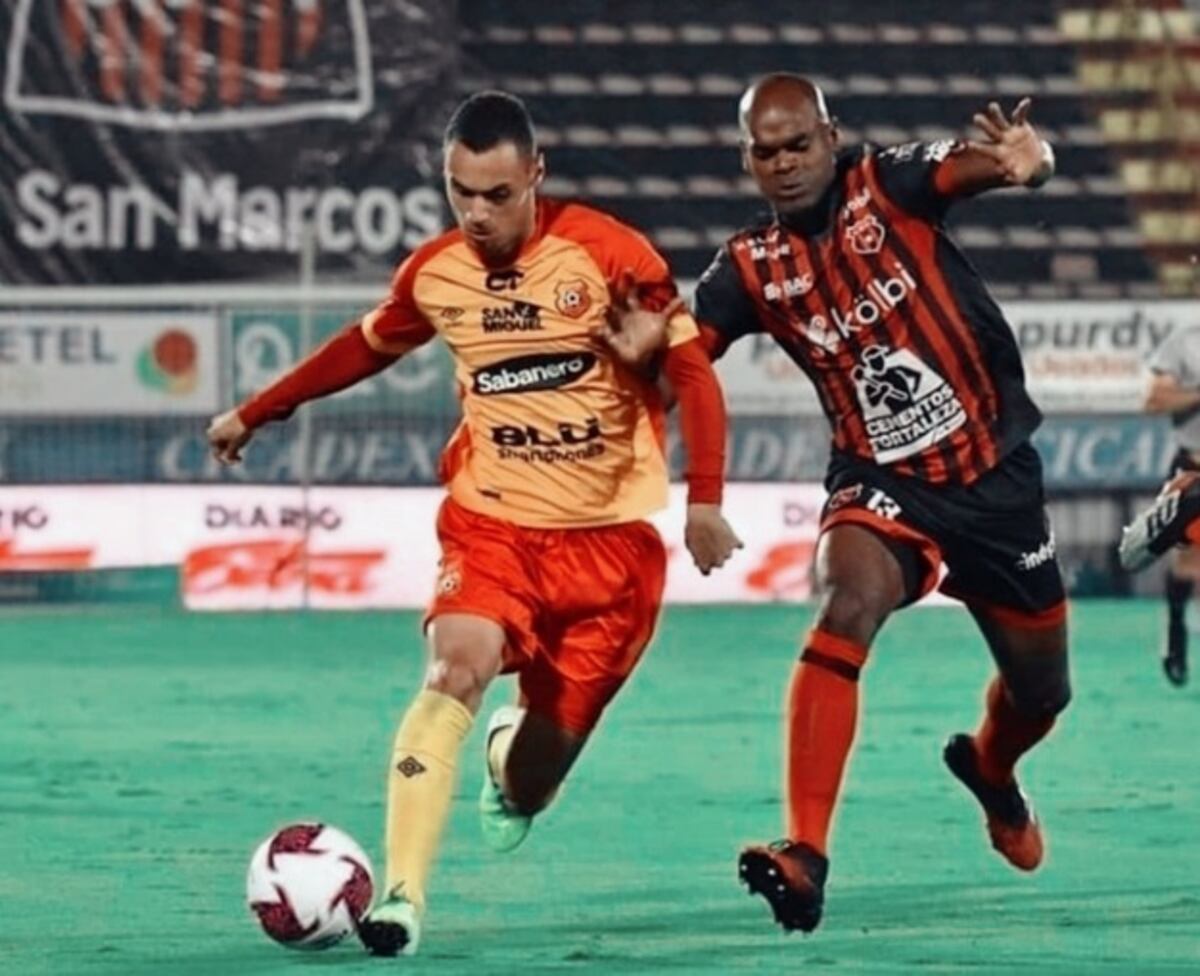 Machado y el Alajuelense ganaron su boleto a la final del fútbol de Costa Rica