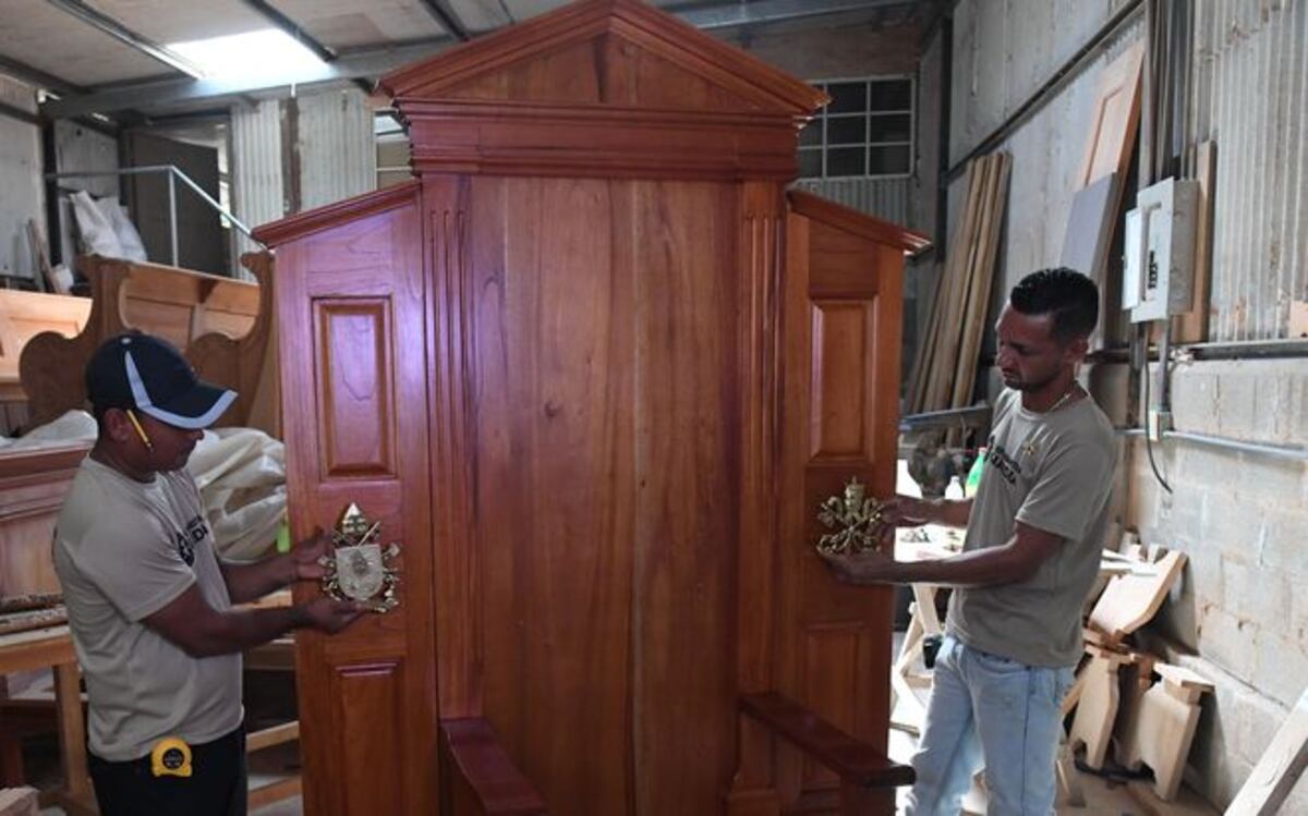 En Chame confeccionan la silla en la que el papa Francisco se sentará