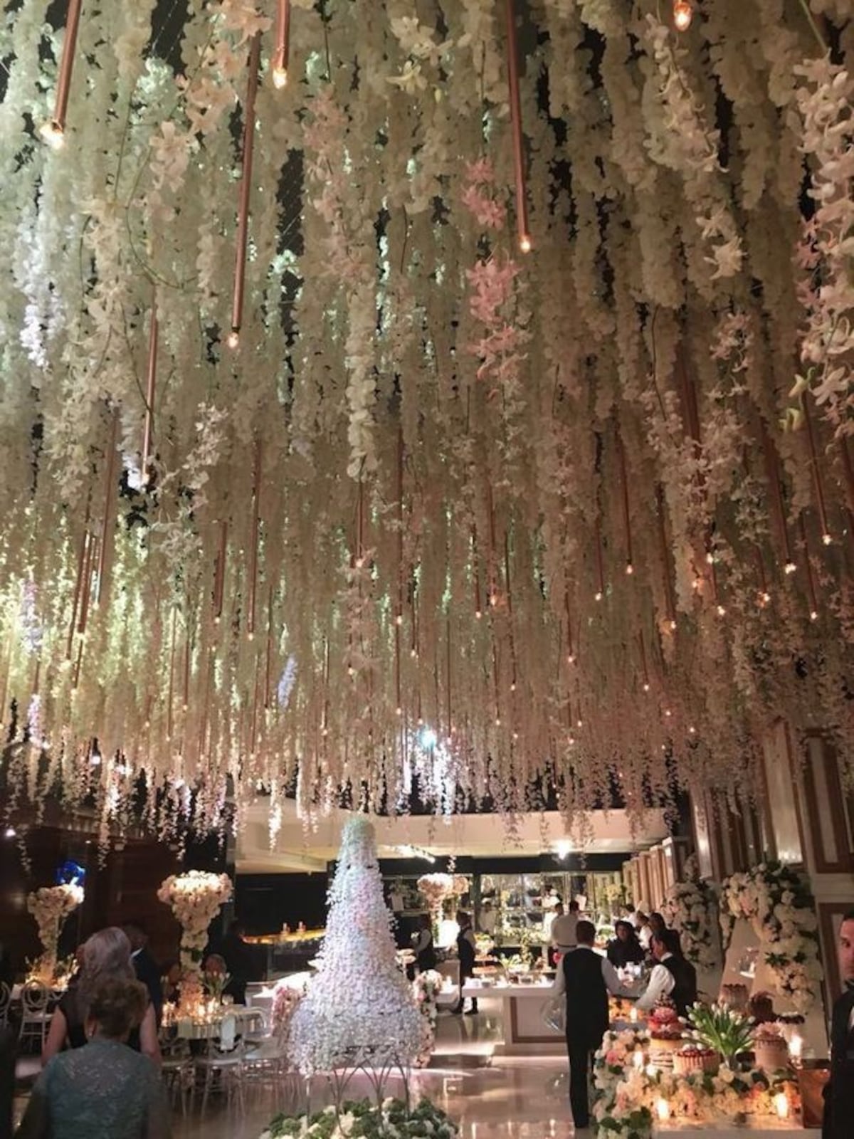 BODA. Se casa hija de Martinelli, sin su papá. No vino a entregarla al altar