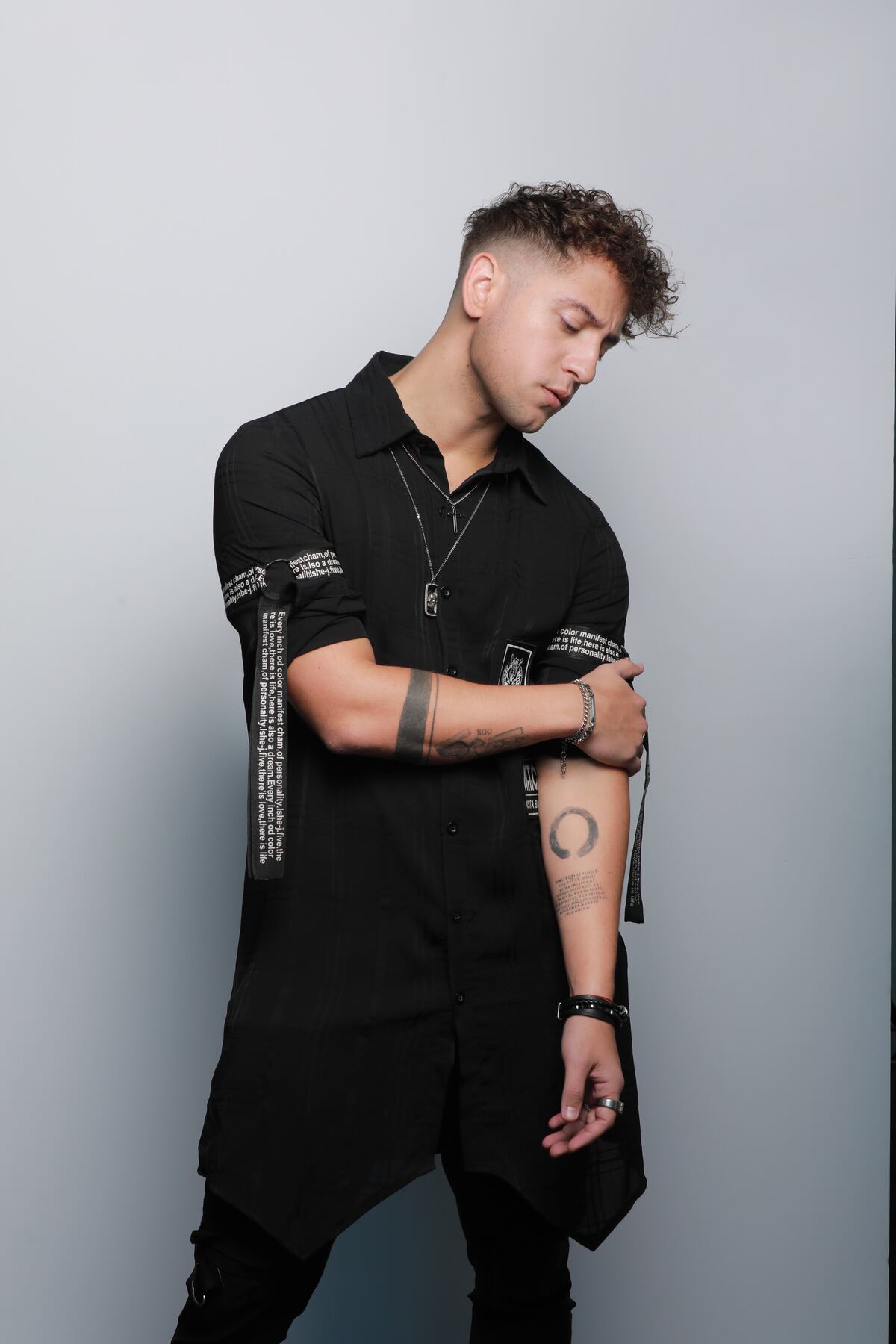 Una fusión de percusiones y ritmos latinos. Gian Varela se estrena como cantante y en inglés con el tema ‘Lost’