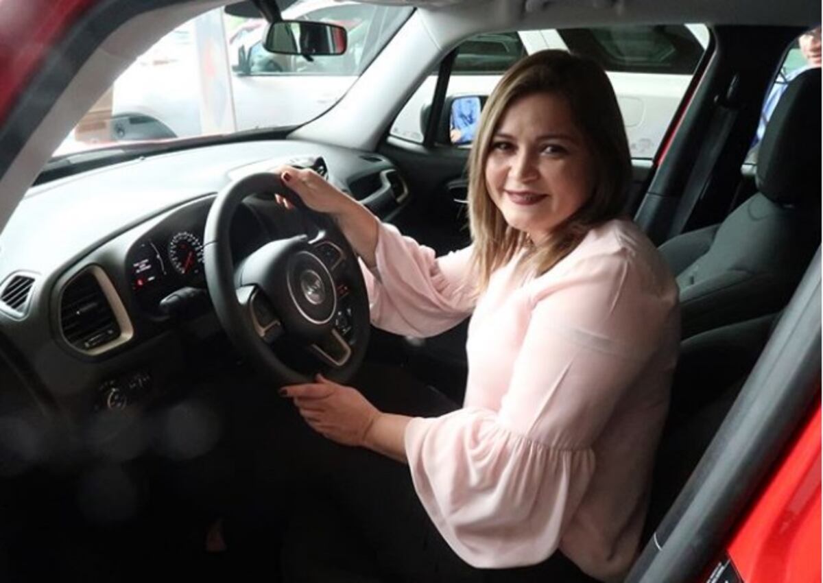 En manos de una joven de Calobre termina el controversial Jeep que rifó la LPF