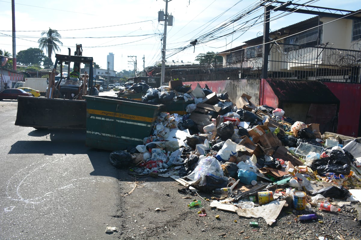 Retiran toneladas de basura en Río Abajo