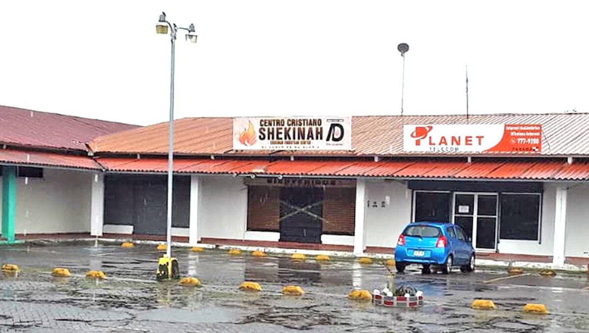 Cierran iglesia en Los Santos. Pastor le pasó el virus a la congregación