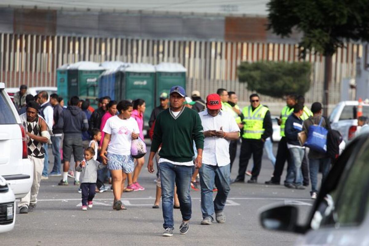 Estados Unidos cerró el cruce fronterizo más transitado con México por caravana