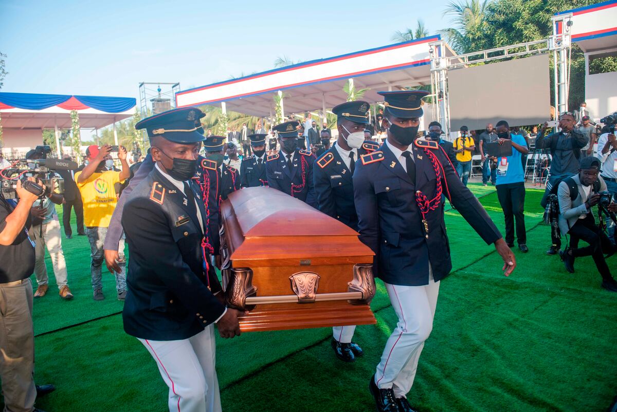 Bajo un fuerte dispositivo de seguridad se llevan a cabo las honras fúnebres del presidente Jovenel Moïse en Haití