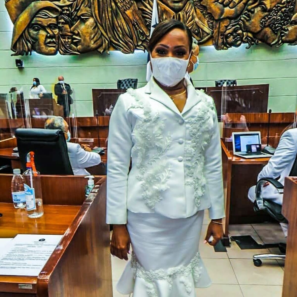 ‘Faldas arriba o rozando las rodillas'. El estilo de varias diputadas y de la morenaza Cenobia, la nueva vice que derrotó a Zulay +Fotos