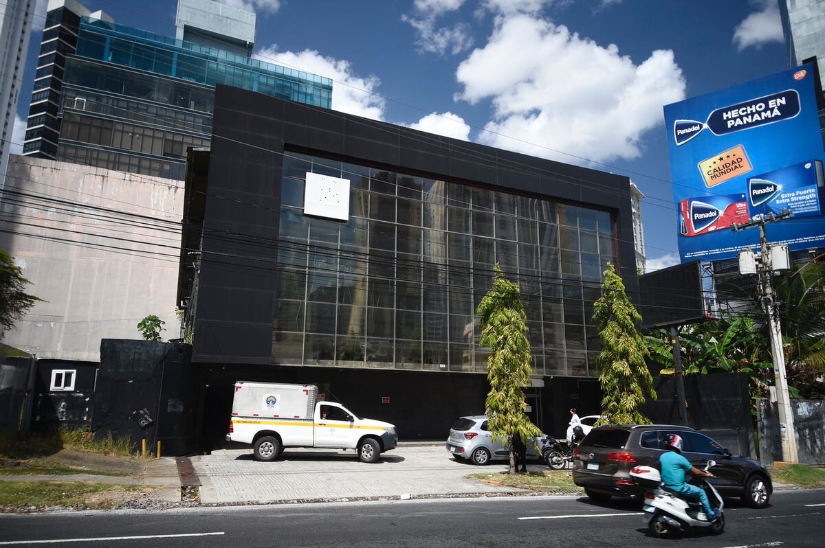 Crimen en Calle 50. En estado de descomposición y atado de pies y manos hallan a celador