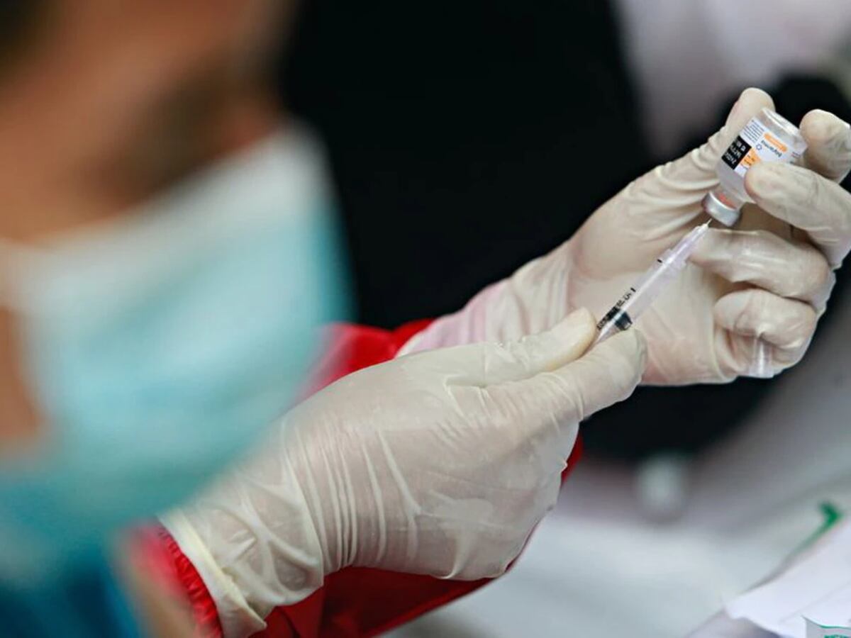 El pase covid ya es obligatorio en Francia para 1,8 millones de trabajadores