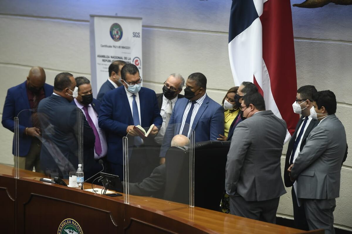 Rechazan dos informes de minorías sobre las reformas electorales y hoy se inicia el segundo debate