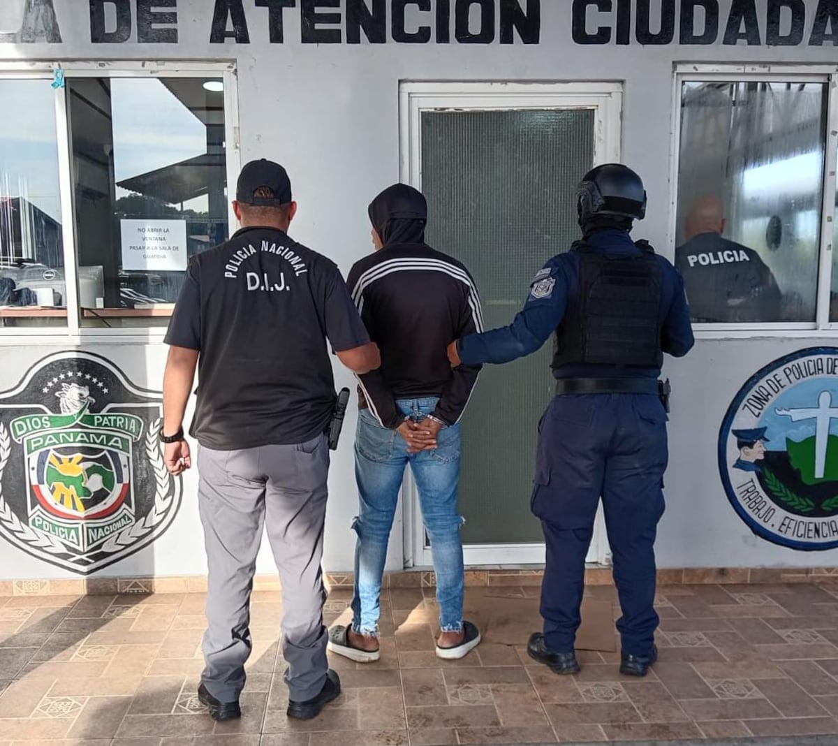 Cae en Cerro Batea sospechoso de asaltar a taxista con arma de fuego