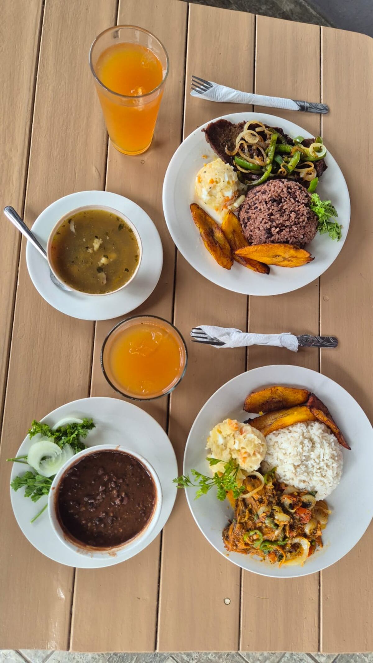 Delicias caseras que nacieron en la pandemia: La historia de Doña Dora y su exitosa fonda