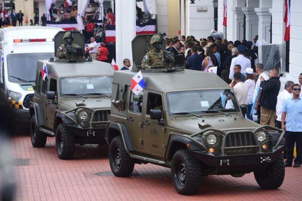 Dirigente magisterial pide que instituciones del Estado desfilen de último