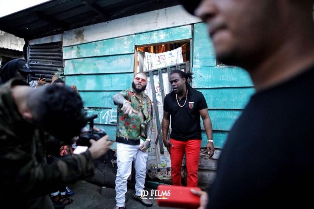 Farruko lanza álbum sin avisar e incluye mega éxito de la plena panameña