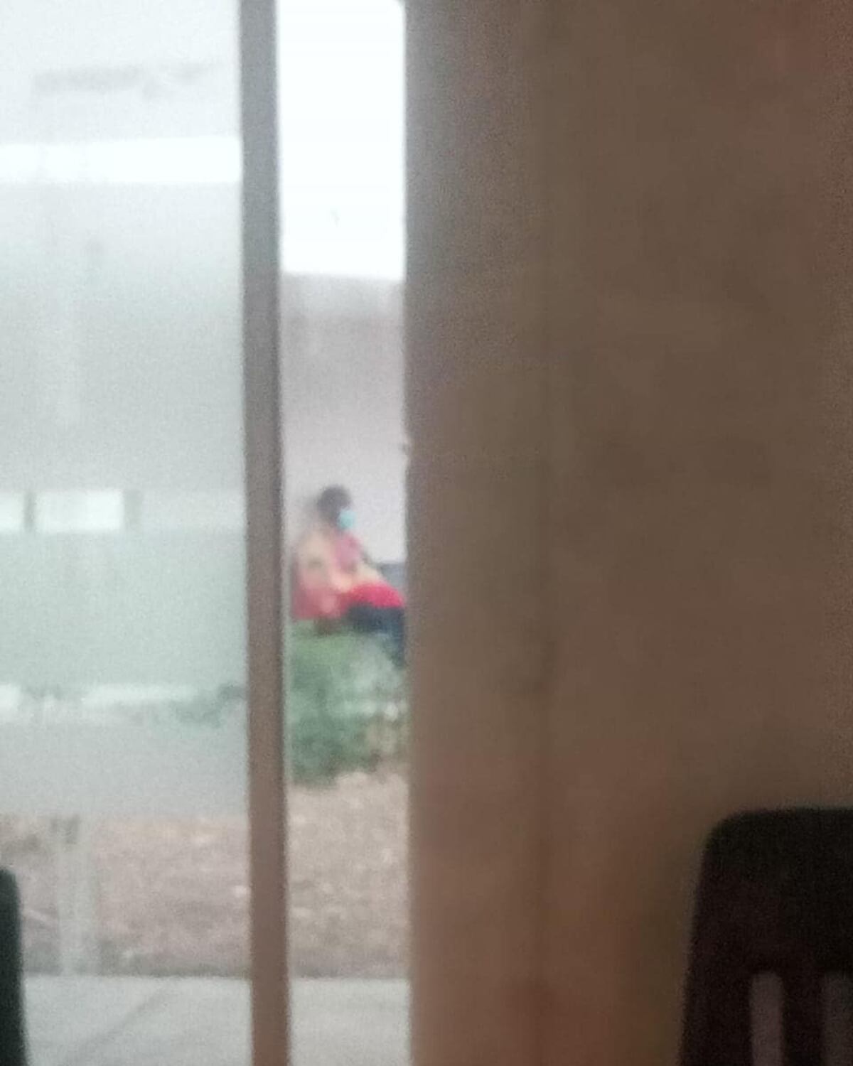 A señor de 61 años lo rechazan sus familiares tras dar positivo  en Covid-19. Esto es lo que tuvo que hacer