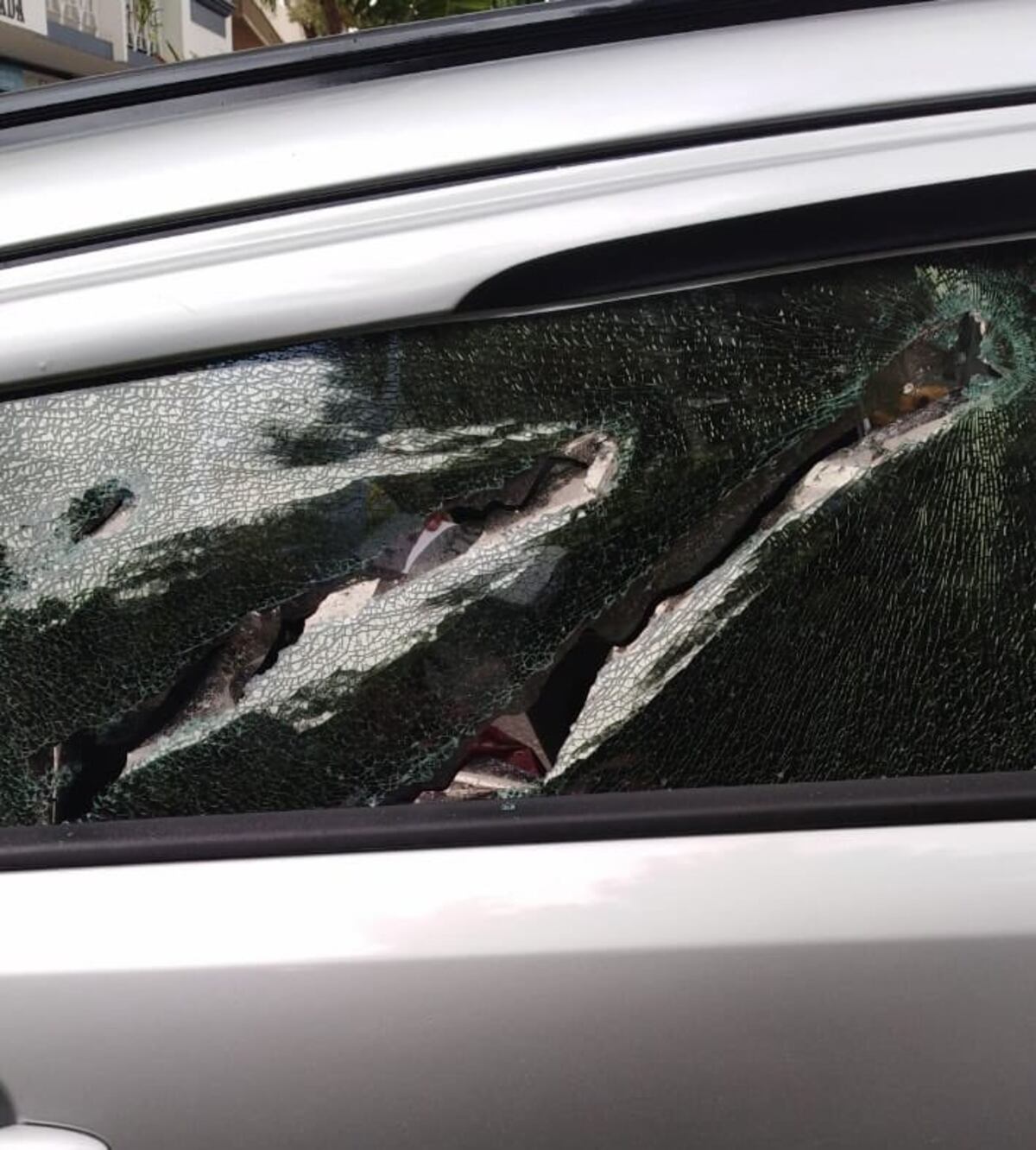 Poca tolerancia. Policía captura a 4 sujetos por agredir a mujeres tras choque