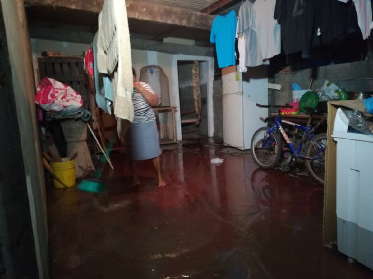 Unas 20 familias afectadas dejaron las lluvias en Antón