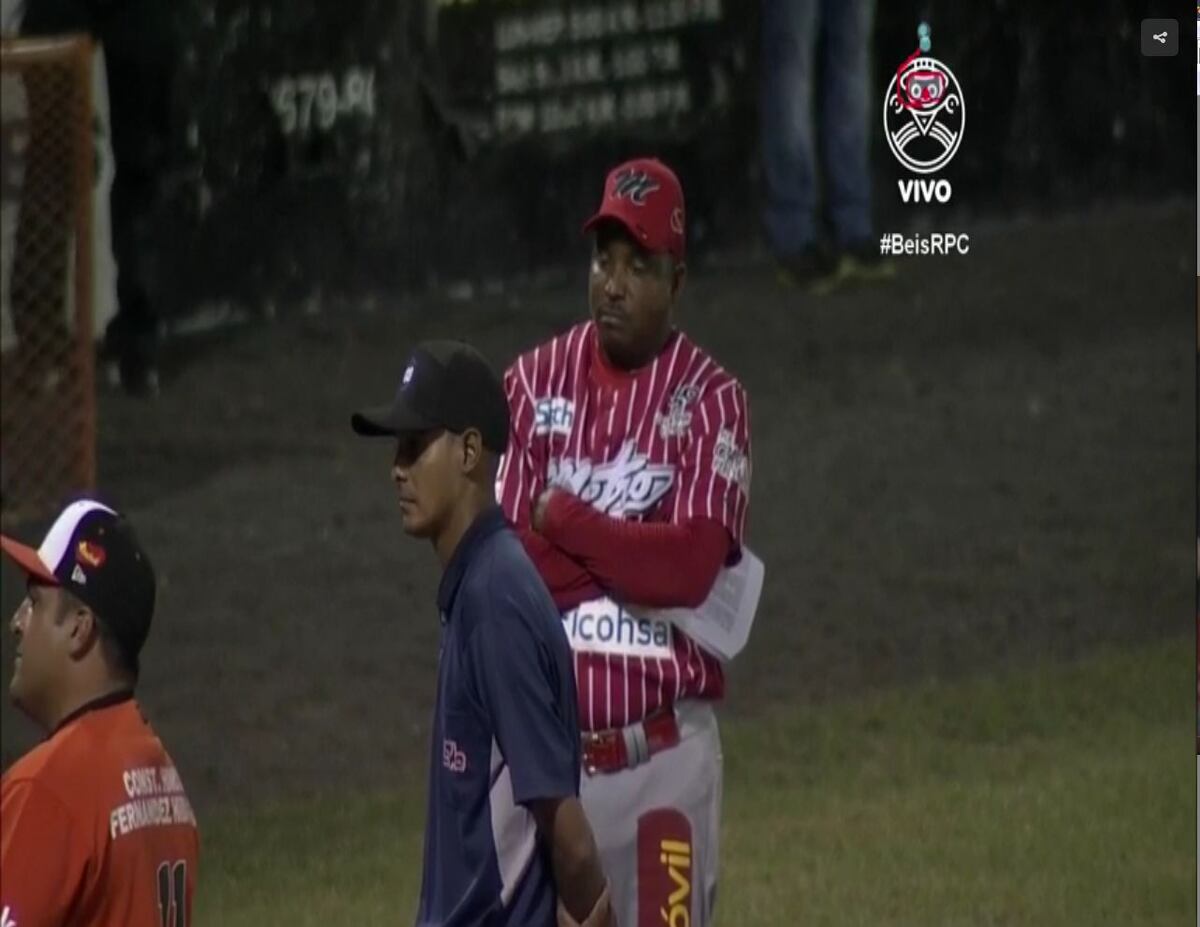 ¿CON TRAMPA? Santeños le dan palo a Metro con un bate 'preñao'