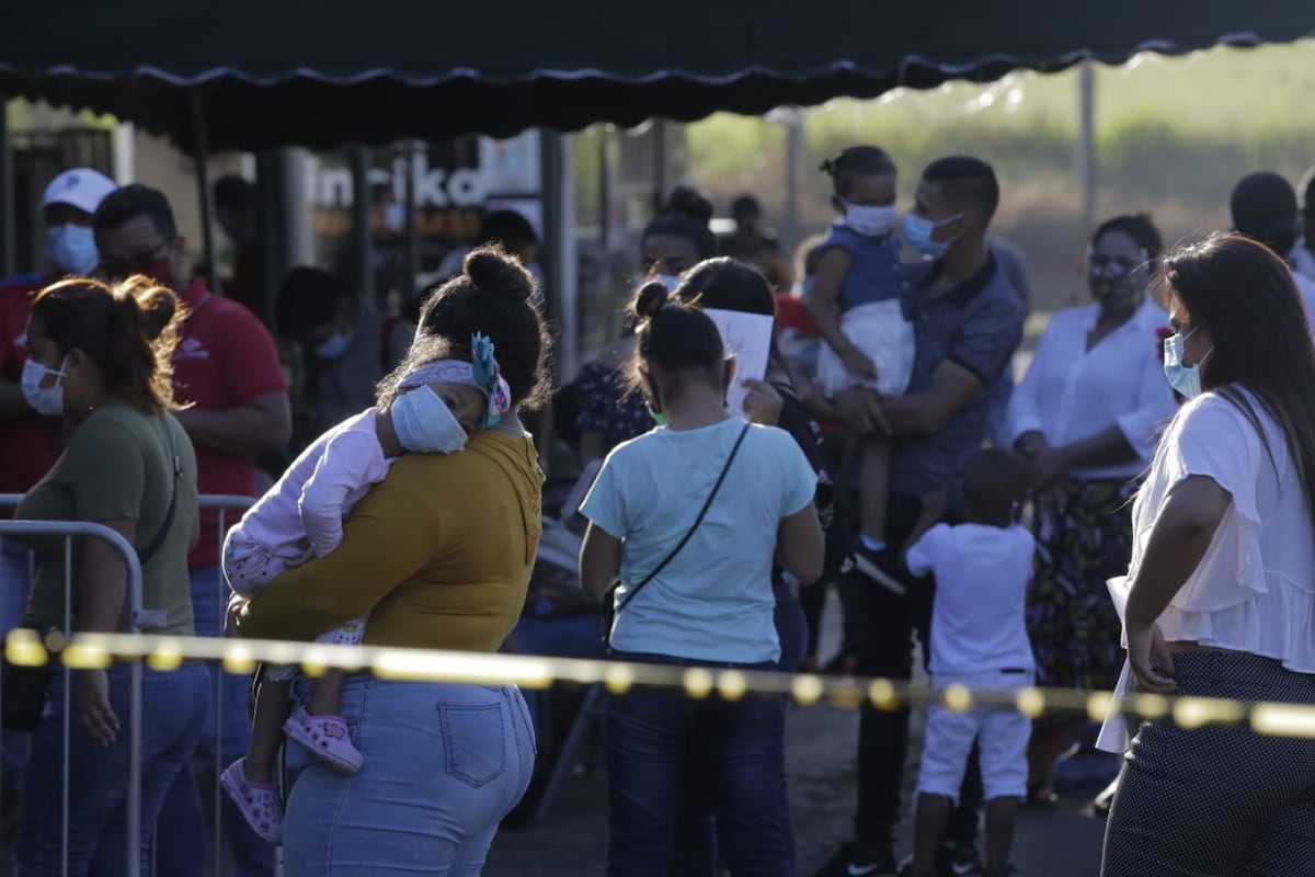 Trágicos. Así son los testimonios de muchos panameños que van en busca de hisopados, ayuda para obtener medicamentos y bolsas de alimentos