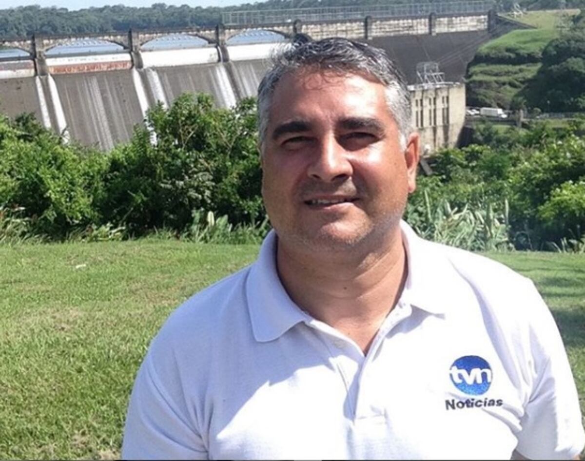 Periodista de TVN, Rolando Aponte, hospitalizado por coronavirus, mejora. Video