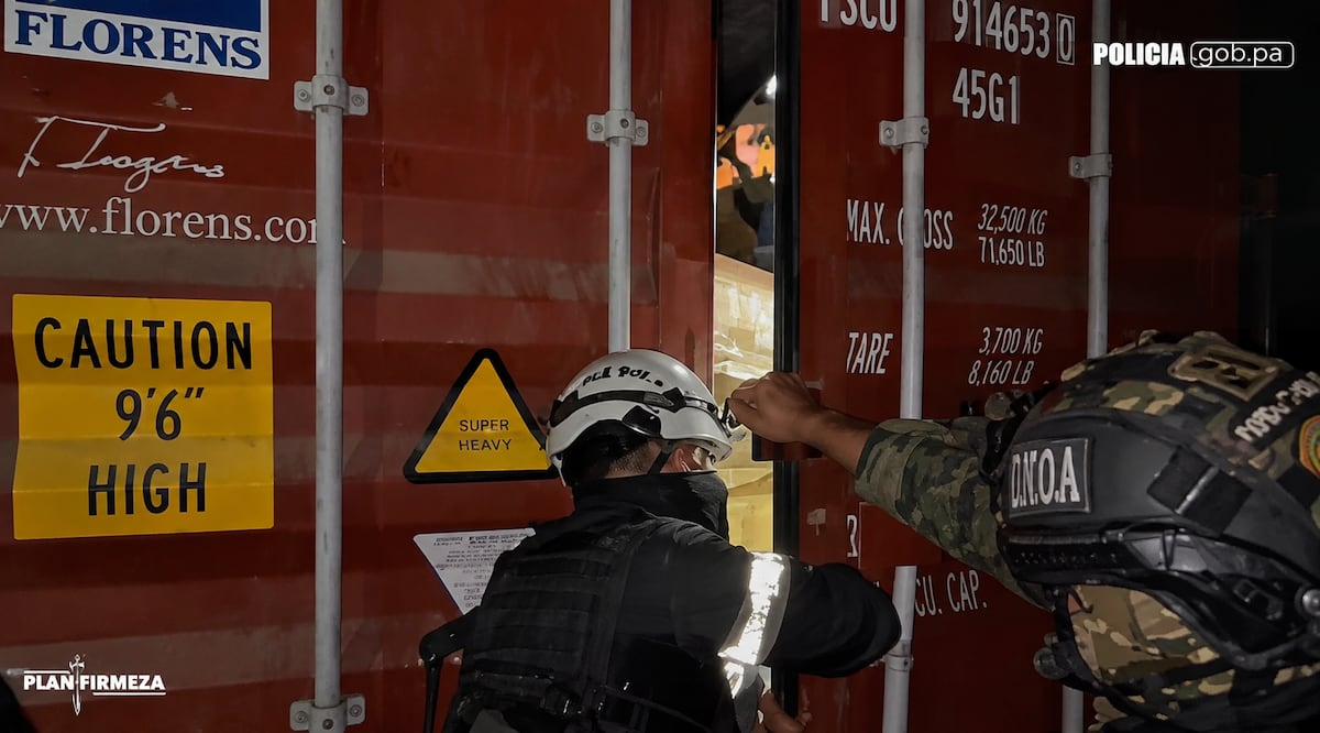 OPERATIVO DE PELÍCULA: hallan 290 paquetes con presunta droga que iban de Ecuador a Barcelona, pero quedaron en Panamá