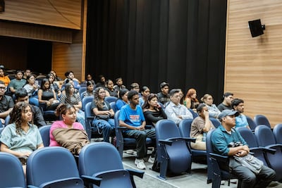Alcaldía entrega nuevas becas Platzi: más de 80 jóvenes se prepararán en tecnología