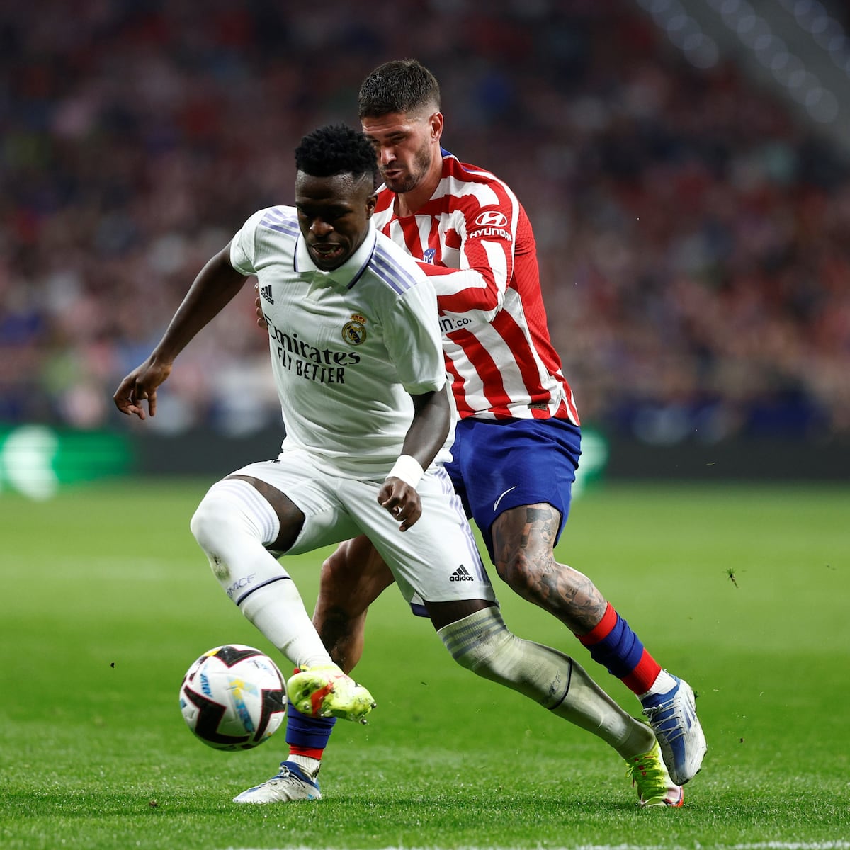 Real Madrid aguanta y se lleva el derbi ante el Atlético