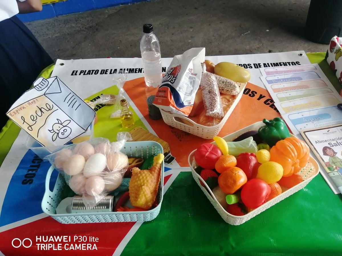 Más del 38% de la población escolar tiene sobrepeso y por ello realizan feria en escuela de San Miguelito. Video